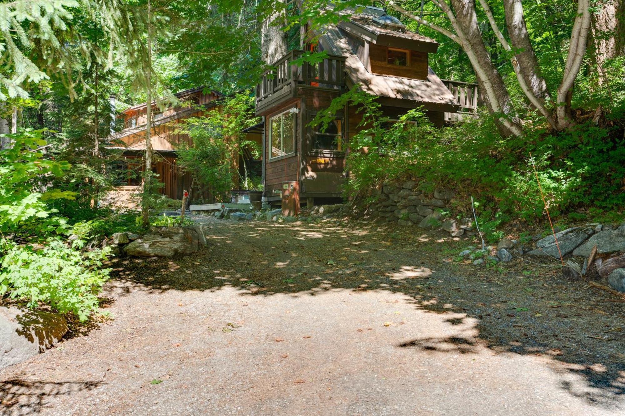 Hébergement de vacances With Private Hot Tub! *